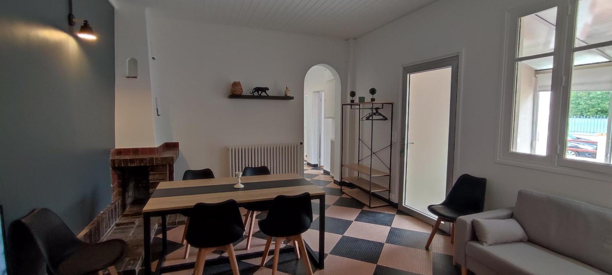 Maison Charmante Avec Patio ! Bourges Kültér fotó